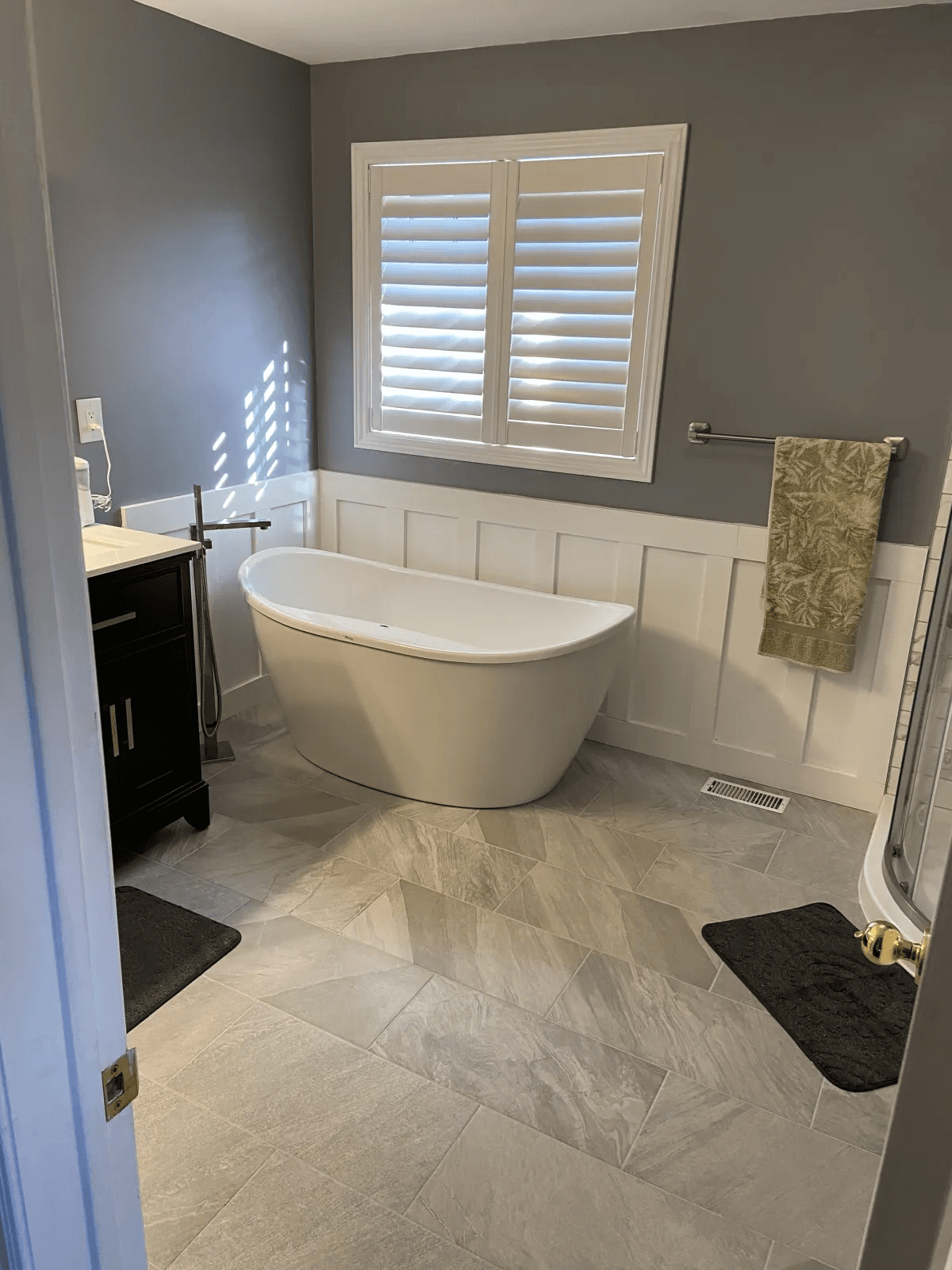 /bathrooms/bathroom4.png