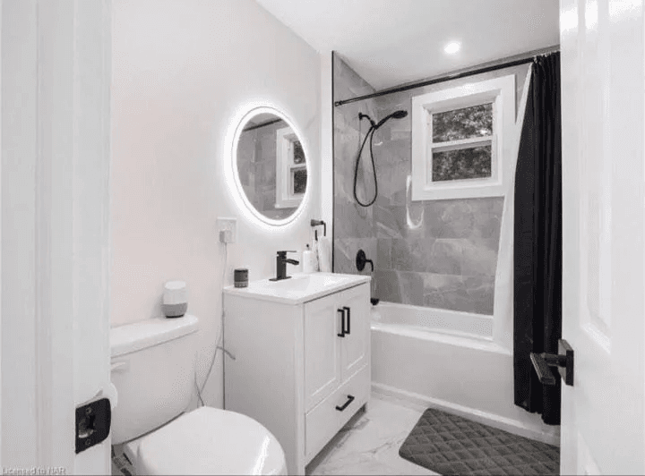 /bathrooms/bathroom8.png