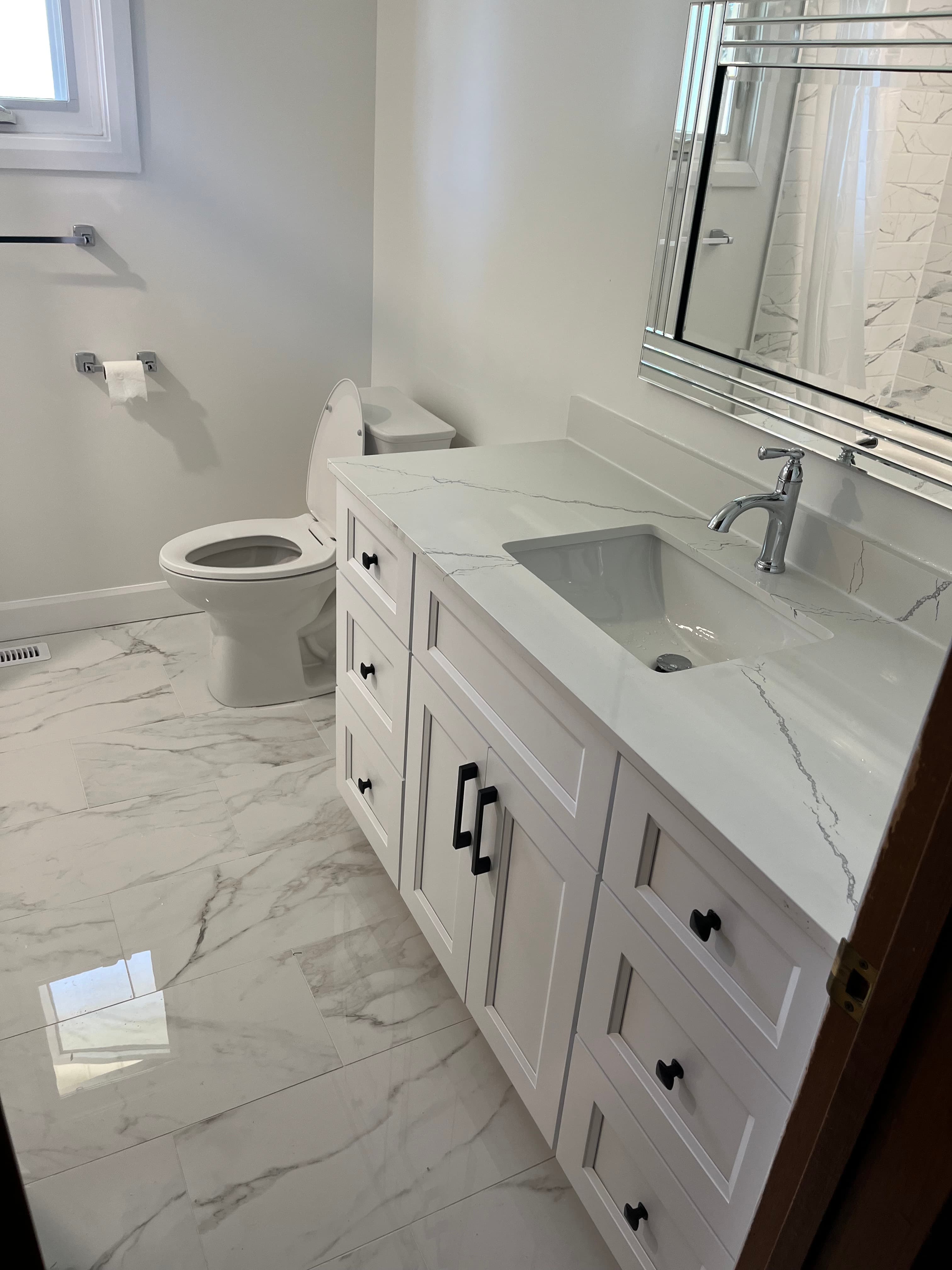 Ozzy Renos Image 1